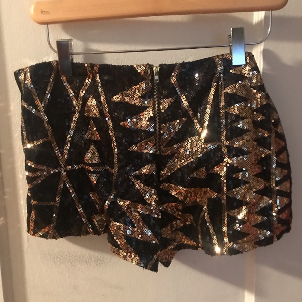 Sequence Shorts - Picture 2 of 3